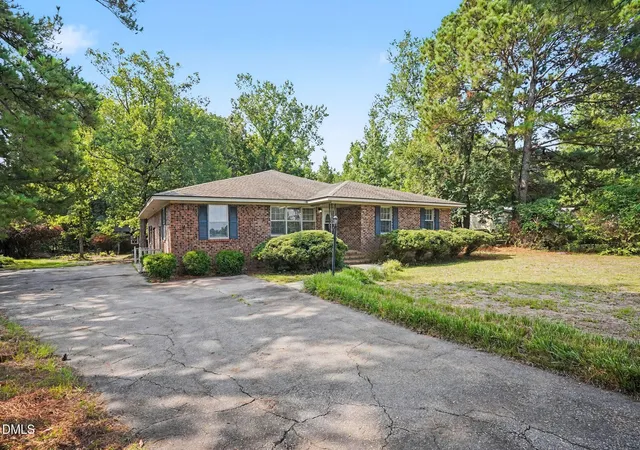 2nd image of 12821 N Carolina 242 Hwy S, Bladenboro, NC 28320 | MLS# 10184113