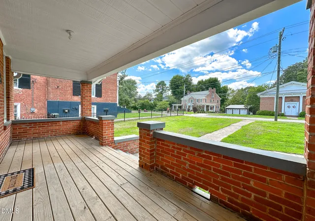Photo 2 of Single family home for sale at 328 N Main St, Warrenton, NC 27589 | MLS# 10184328 | Listing updated on 2026-09-01