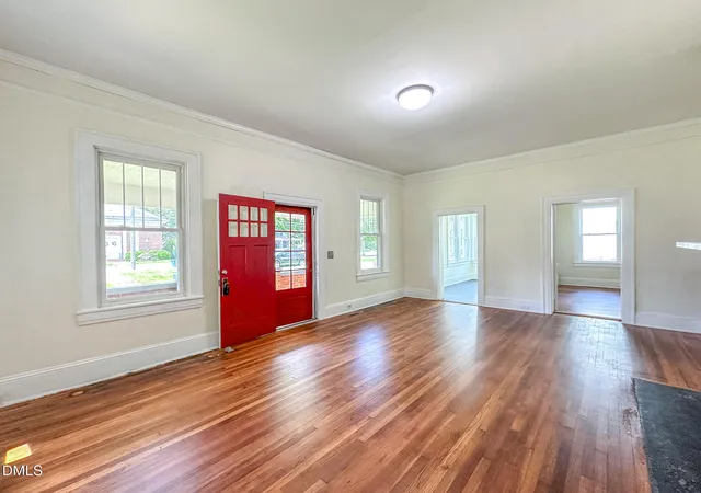 Photo 5 of Single family home for sale at 328 N Main St, Warrenton, NC 27589 | MLS# 10184328 | Listing updated on 2026-09-01