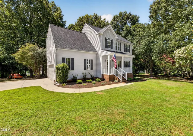 Photo 1 of Single family home for sale at 720 Raymond Dr, Clayton, NC 27527 | MLS# 10184140 | Listing updated on 2026-09-13