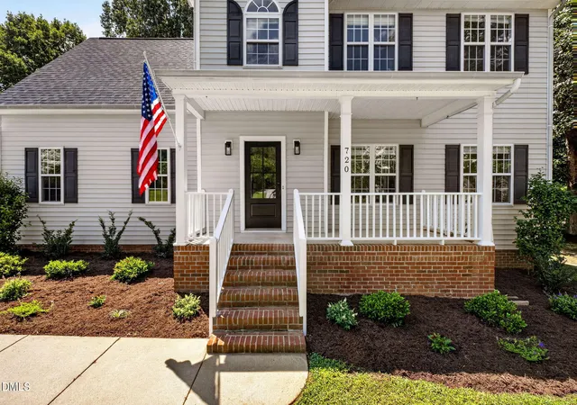 Photo 2 of Single family home for sale at 720 Raymond Dr, Clayton, NC 27527 | MLS# 10184140 | Listing updated on 2026-09-13