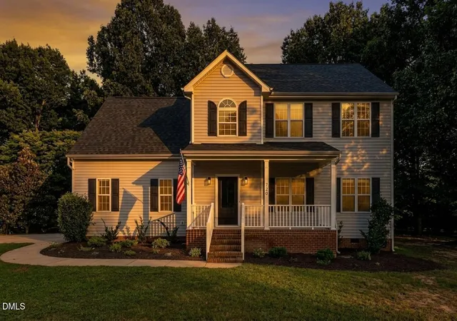 Photo 3 of Single family home for sale at 720 Raymond Dr, Clayton, NC 27527 | MLS# 10184140 | Listing updated on 2026-09-13