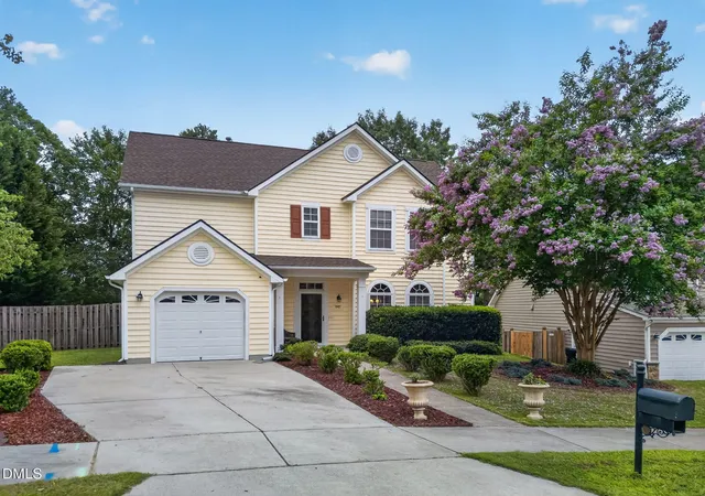 Photo 3 of Single family home for sale at 640 Long Melford Dr, Rolesville, NC 27571 | MLS# 10184615 | Listing updated on 2026-09-13