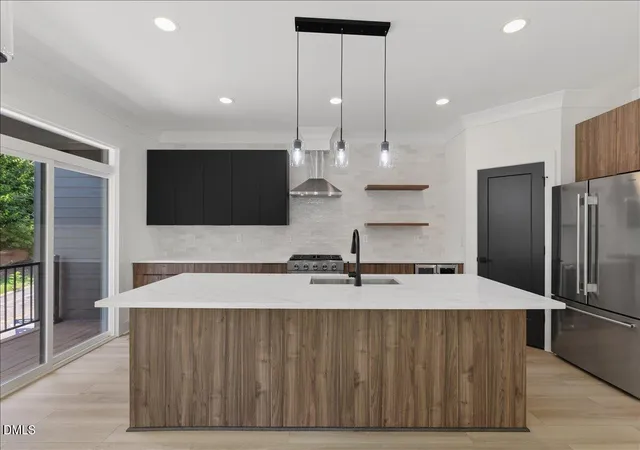 Listing Photo 4 - Condo for sale in building located at 720 Oakwood Ave, Raleigh, NC 27601 - Unit #102