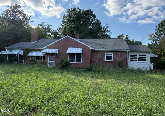 Photo 1 of Single family home for sale at 982 Castle Rock Farm Rd, Pittsboro, NC 27312 | MLS# 10185418 | Listing updated on 2026-08-11