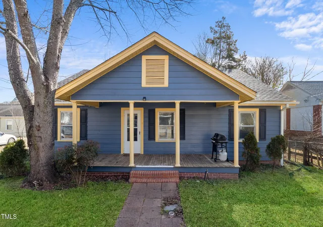 Photo 1 of Single family home for sale at 805 S 11th Street, Lillington, NC 27546 | MLS# 10184168 | Listing updated on 2026-08-04
