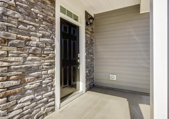 Photo 2 of Single family home for sale at 500 Hipwood Dr, Zebulon, NC 27597 | MLS# 10184133 | Listing updated on 2026-09-29
