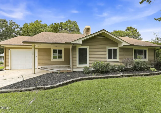 Photo 1 of Single family home for sale at 102 Oaklake Ct, Fuquay Varina, NC 27526 | MLS# 10184654 | Listing updated on 2026-09-18