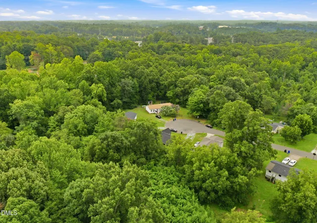 Photo 4 of Single family home for sale at 437 Kirkmans Frd Rd, Siler City, NC 27344 | MLS# 10184707 | Listing updated on 2026-10-05
