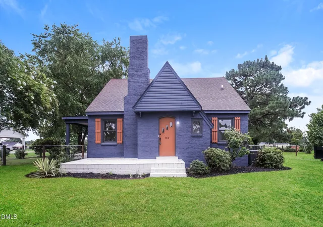 1st image of 306 Fayetteville St, Newton Grove, NC 28366 | MLS# 10185544