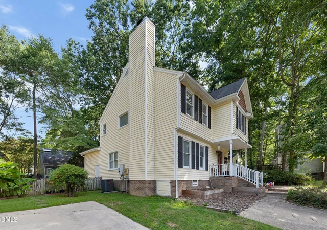 Photo 3 of Single family home for sale at 4613 Ellsmere Ln, Raleigh, NC 27604 | MLS# 10186682 | Listing updated on 2026-08-23