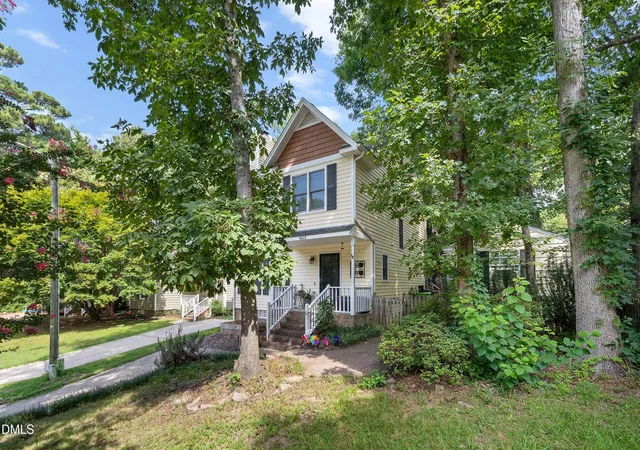 Photo 3 of Single family home for sale at 4613 Ellsmere Ln, Raleigh, NC 27604 | MLS# 10186682 | Listing updated on 2026-08-23