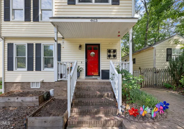Photo 4 of Single family home for sale at 4613 Ellsmere Ln, Raleigh, NC 27604 | MLS# 10186682 | Listing updated on 2026-08-23
