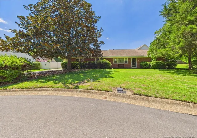 2nd image of 1815 Sunnyside Cir, Fayetteville, NC 28305 | MLS# 767125