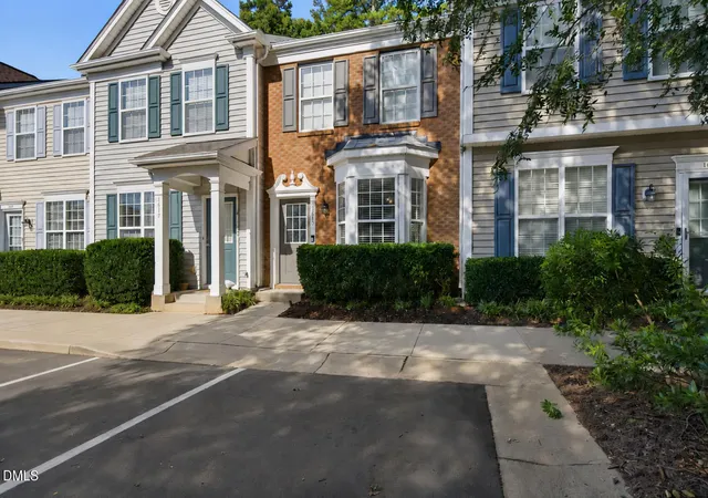 2nd image of 1610 Brook Fern Wy, Raleigh, NC 27609 | MLS# 10187591