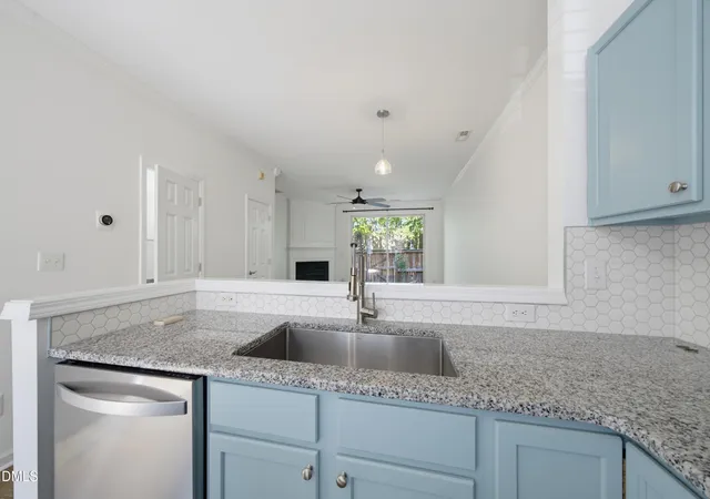 3rd image of 1610 Brook Fern Wy, Raleigh, NC 27609 | MLS# 10187591