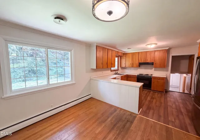 2nd image of 810 Beaver Dam Rd, Raleigh, NC 27607 | MLS# 10184224