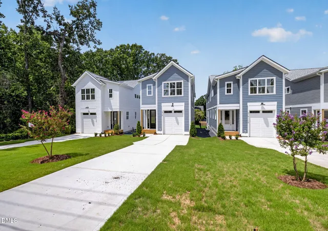 Photo 3 of Sale Pending at 518 Heather Dr, Raleigh, NC 27606 | MLS# 10184249 | Listing updated on 2026-09-10