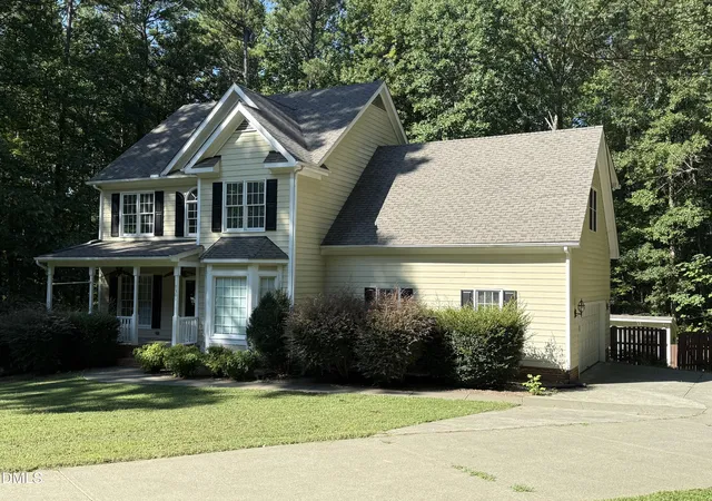 Photo 2 of Single family home for sale at 7301 Lakefall Dr, Wake Forest, NC 27587 | MLS# 10184301 | Listing updated on 2026-08-27