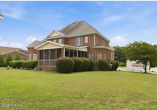 Photo 4 of Single family home for sale at 4701 Bayview Dr, Wilson, NC 27896 | MLS# 10184295 | Listing updated on 2026-08-18