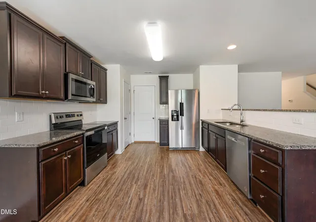 Photo 4 of Single family home for sale at 118 Brassfield Dr, Burlington, NC 27217 | MLS# 10186704 | Listing updated on 2026-08-16