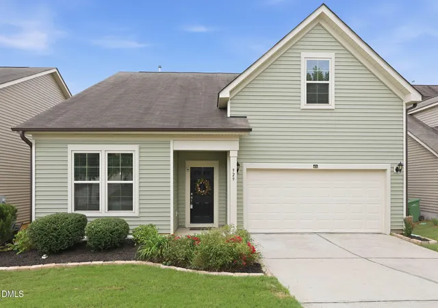 Photo 1 of Single family home for sale at 929 Stable Fern Dr, Fuquay Varina, NC 27526 | MLS# 10184665 | Listing updated on 2026-09-14