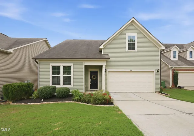 Photo 2 of Single family home for sale at 929 Stable Fern Dr, Fuquay Varina, NC 27526 | MLS# 10184665 | Listing updated on 2026-09-14