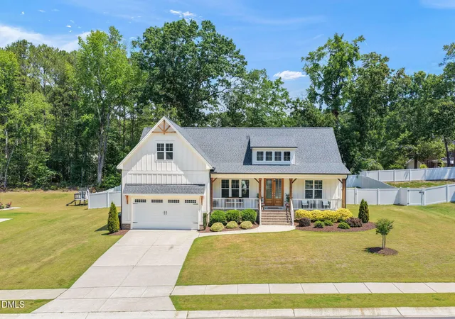 Photo 2 of Sale Pending at 462 Lambert Ln, Fuquay Varina, NC 27526 | MLS# 10184372 | Listing updated on 2026-09-14
