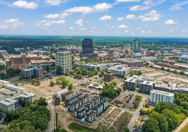 2nd image of 512 Gordon St, Durham, NC 27701