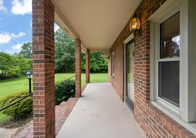 Photo 3 of Sale Pending at 1108 W King St, Hillsborough, NC 27278 | MLS# 10184784 | Listing updated on 2026-08-25