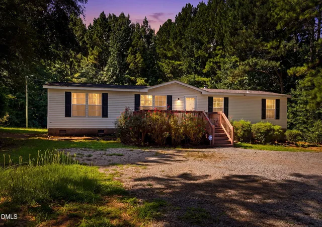 Photo 2 of Sale Pending at 115 Carter Ln, Warrenton, NC 27589 | MLS# 10185559 | Listing updated on 2026-08-21