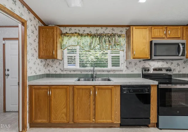 Photo 5 of Sale Pending at 115 Carter Ln, Warrenton, NC 27589 | MLS# 10185559 | Listing updated on 2026-08-21