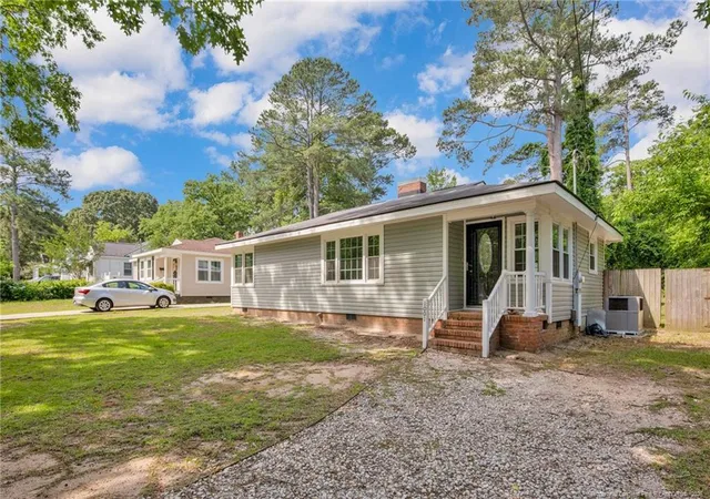 2nd image of 1001 Ivy Rd, Fayetteville, NC 28303 | MLS# 767172