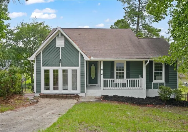 2nd image of 1610 Irwin Cir, Fayetteville, NC 28303 | MLS# 766956