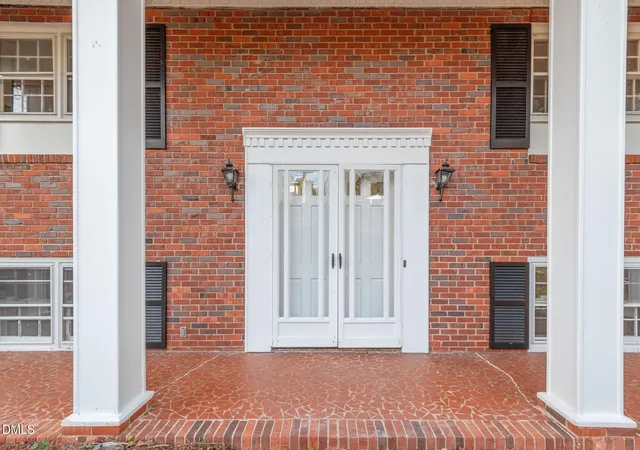 Photo 1 of Single family home for sale at 624 Brentwood Ct, Winston Salem, NC 27104 | MLS# 10184438 | Listing updated on 2026-08-05