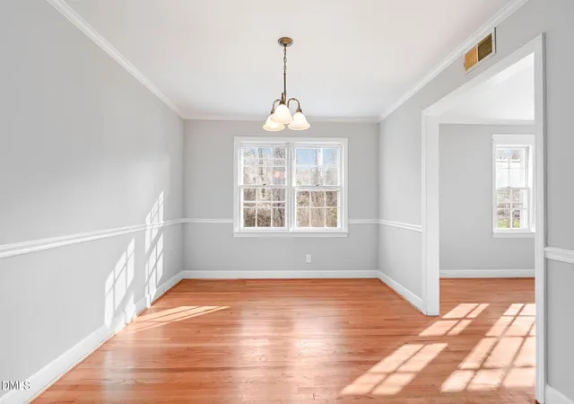 Photo 4 of Single family home for sale at 624 Brentwood Ct, Winston Salem, NC 27104 | MLS# 10184438 | Listing updated on 2026-08-05