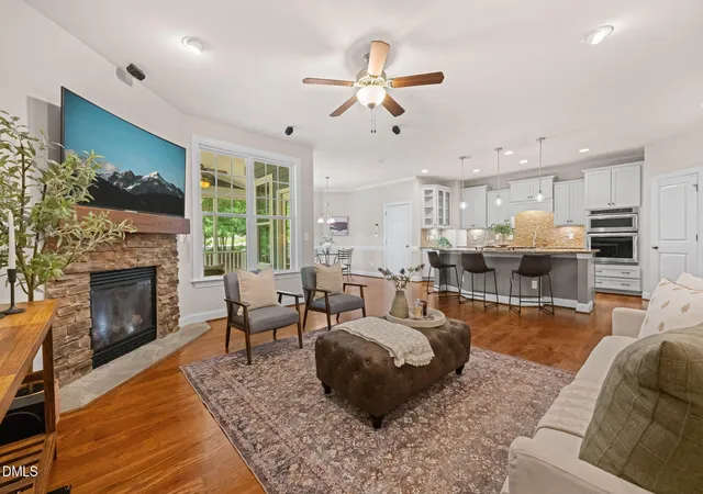 2nd image of 613 Morning Oaks Dr, Holly Springs, NC 27540 | MLS# 10184989