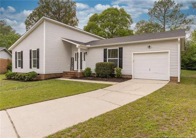 Photo 3 of Single family home for sale at 2122 Birchcreft Dr, Fayetteville, NC 28304 | MLS# 767134 | Listing updated on 2026-09-08