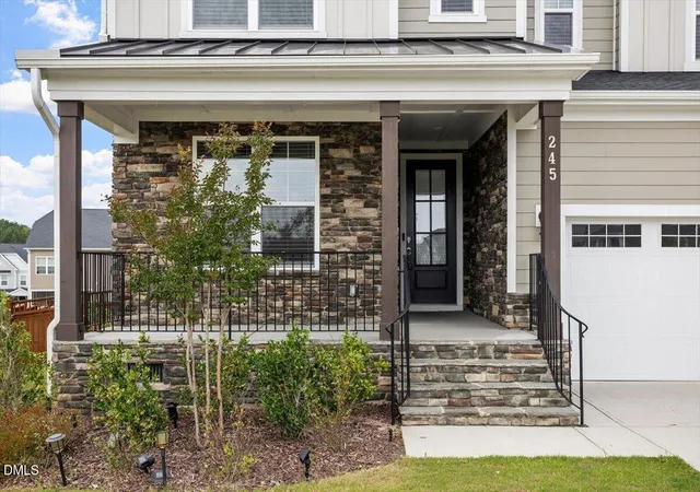 Photo 3 of Single family home for sale at 245 N Crest Dr, Chapel Hill, NC 27517 | MLS# 10184958 | Listing updated on 2026-08-21