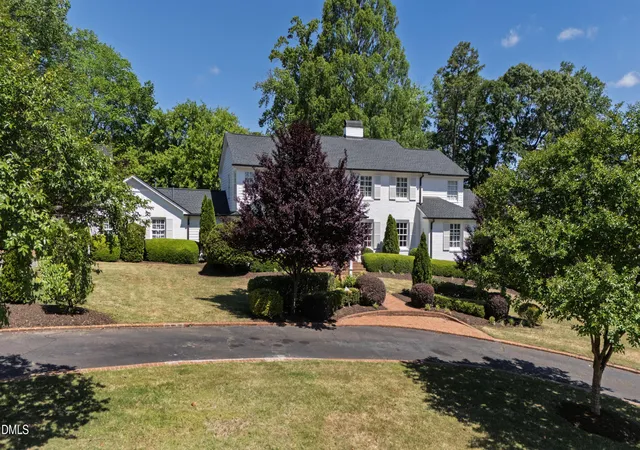 Photo 4 of Single family home for sale at 325 Buncombe St, Raleigh, NC 27609 | MLS# 10186424 | Listing updated on 2026-09-25