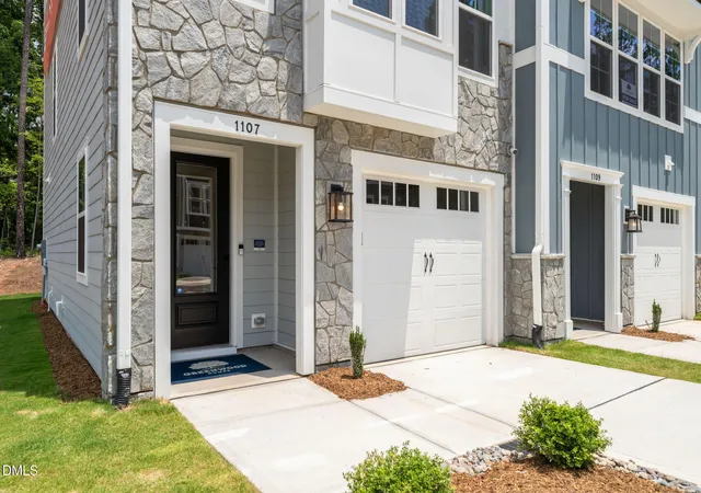 2nd image of 530 Plumleaf Ln, Durham, NC 27703 | MLS# 10184526