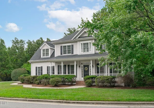 Photo 2 of Sale Pending at 1121 Capitata Xing, Apex, NC 27502 | MLS# 10185072 | Listing updated on 2026-09-04