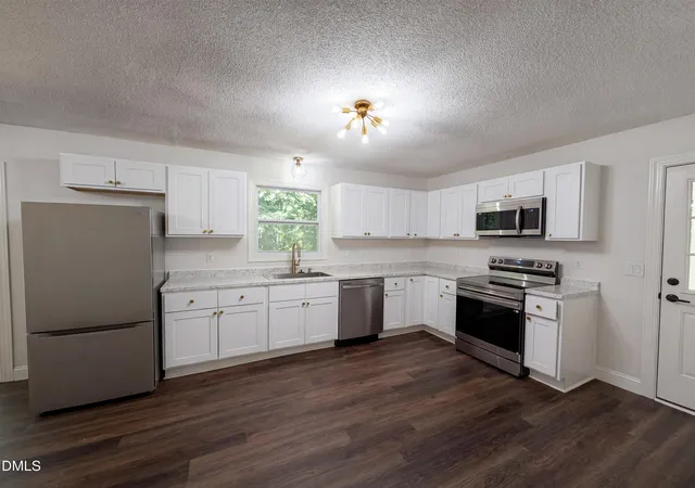 Photo 4 of Single family home for sale at 2219 Valley Rd, Sanford, NC 27330 | MLS# 10185068 | Listing updated on 2026-10-08