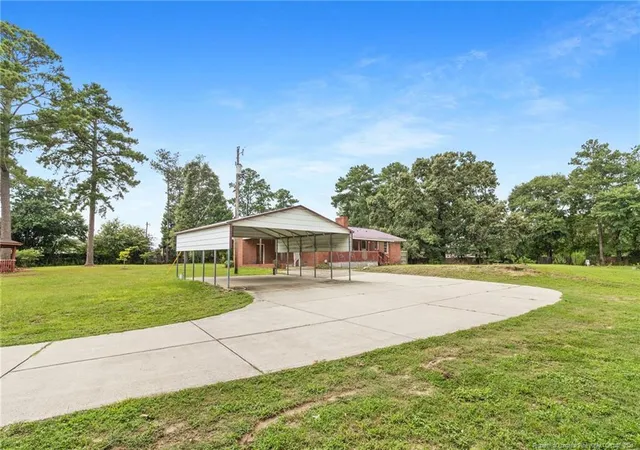 Photo 4 of Sale Pending at 423 Posey Farm Rd, Raeford, NC 28376 | MLS# 767232 | Listing updated on 2026-08-23