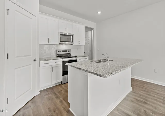 Photo 4 of Sale Pending at 425 Haven Hl Rd, Hillsborough, NC 27278 | MLS# 10184633 | Listing updated on 2026-08-06