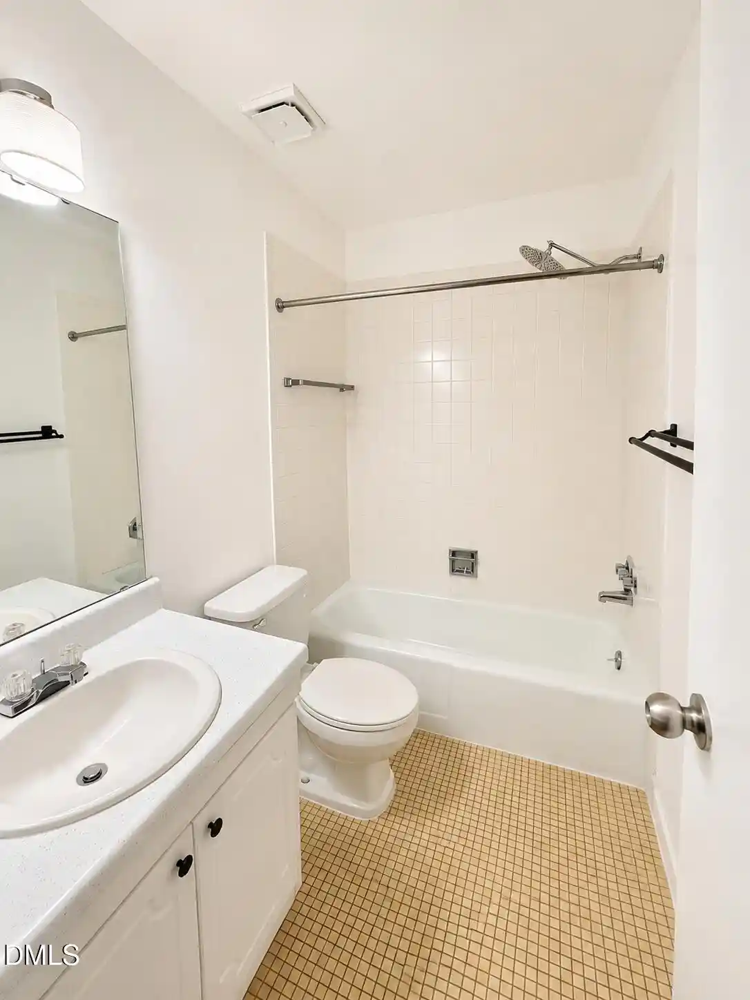 Listing Photo 8 - Condo for sale in 1200 Schaub Dr located at 1200 Schaub Dr, Raleigh, NC 27606 - Unit 1200 Schaub Dr