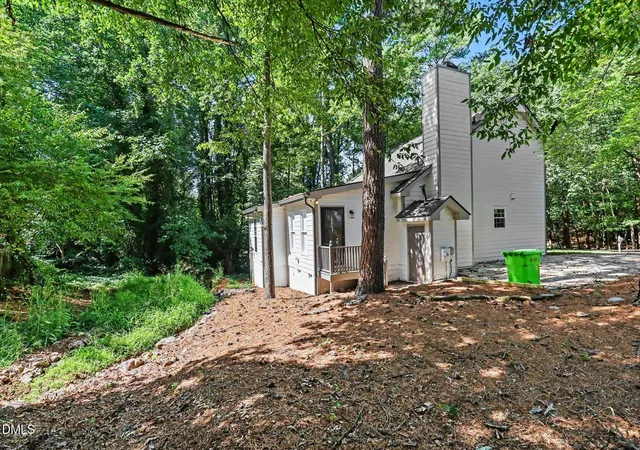 Photo 4 of Single family home for sale at 7004 Norwich Dr, Raleigh, NC 27613 | MLS# 10186725 | Listing updated on 2026-09-11