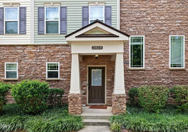 Townhouse for sale at 3829 Glenhaven Rd, Raleigh, NC 27606 | MLS# 10186580