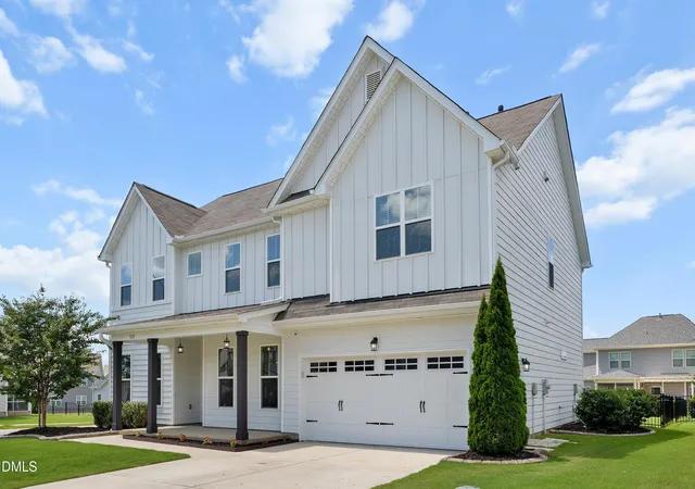 Photo 1 of Single family home for sale at 320 Long Lake Dr, Fuquay Varina, NC 27526 | MLS# 10184985 | Listing updated on 2026-09-11
