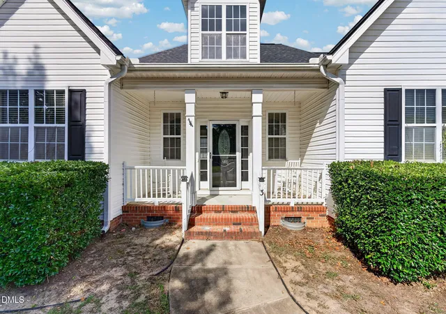 3rd image of 34 Overby Ct, Fuquay Varina, NC 27526 | MLS# 10186846